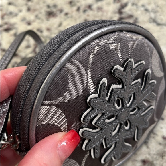 Coach Snowflake Coin Purse EUC - Picture 9 of 9